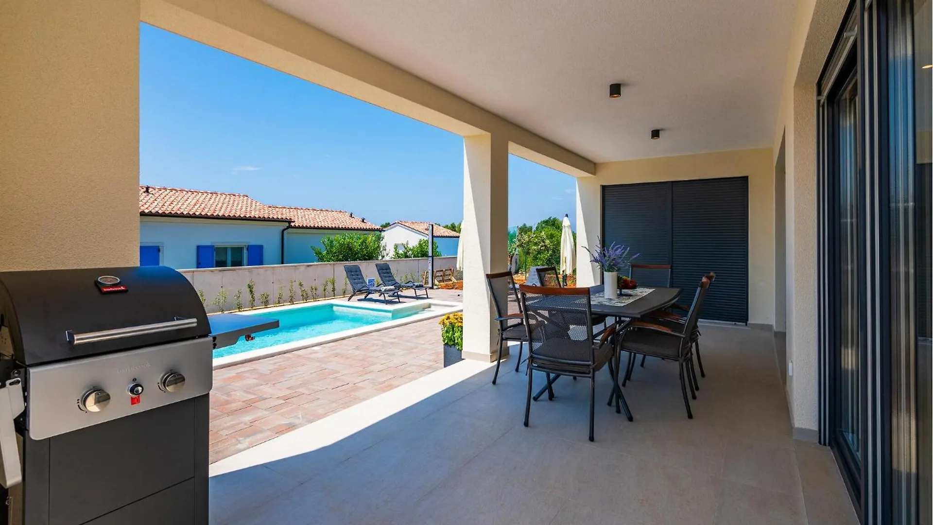 2 Bedroom Beautiful Home In فودنيان 0*,
